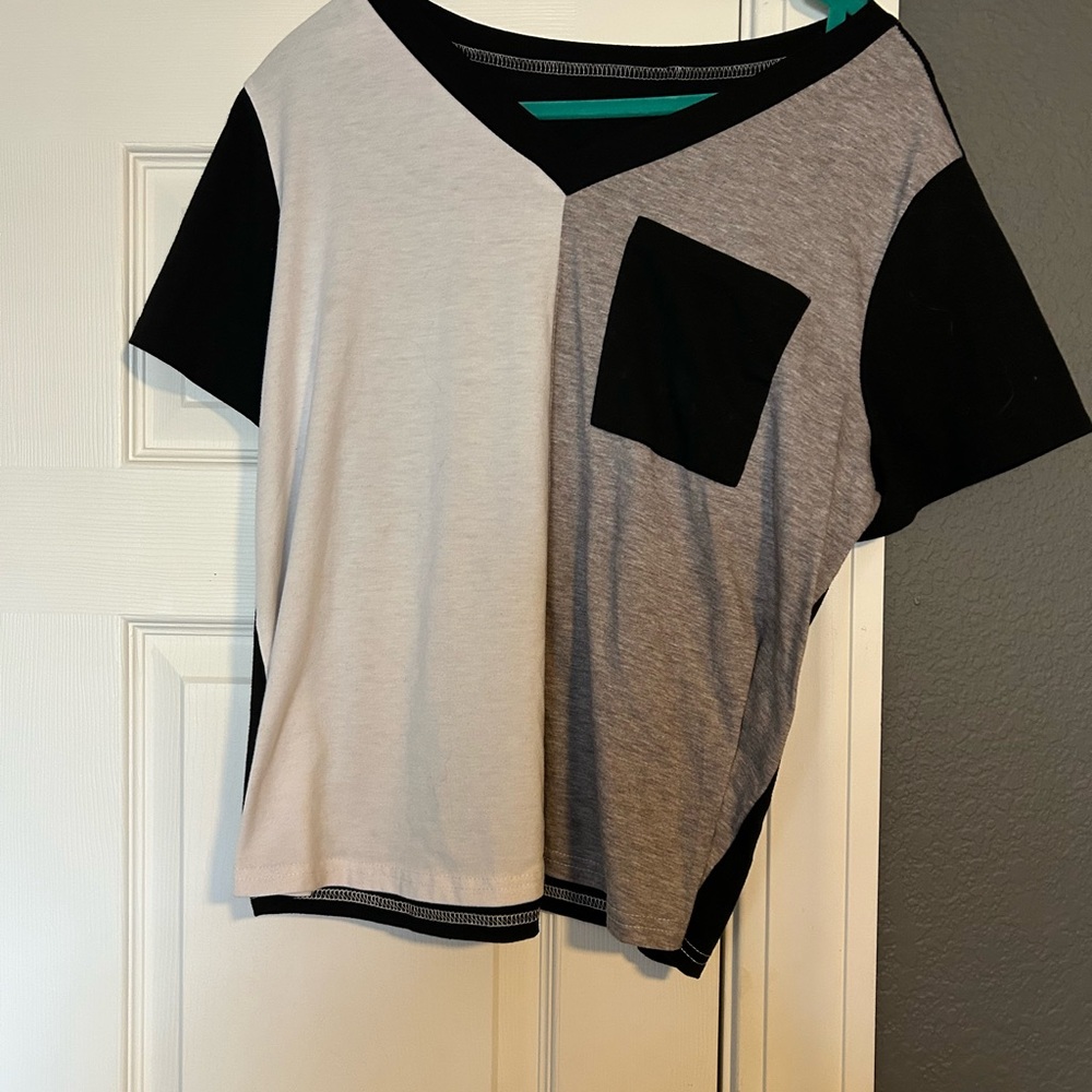 Colorblock Short Sleeve Pocket Tee in Black, Gray & White